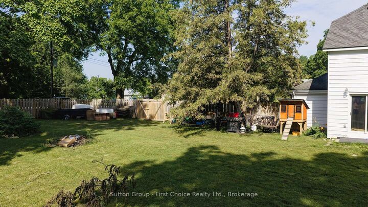 Property Photo:  33 Bayfield Street  ON N0K 1G0 
