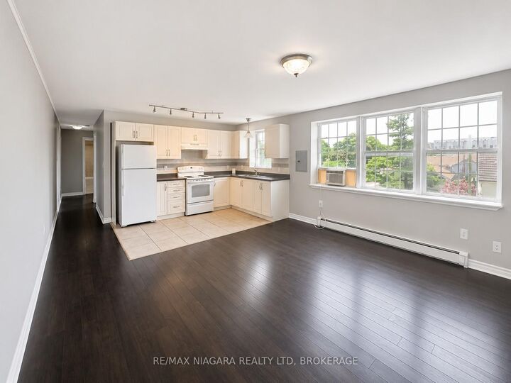 Property Photo:  143 Westchester Crescent 8  ON L2P 2N8 