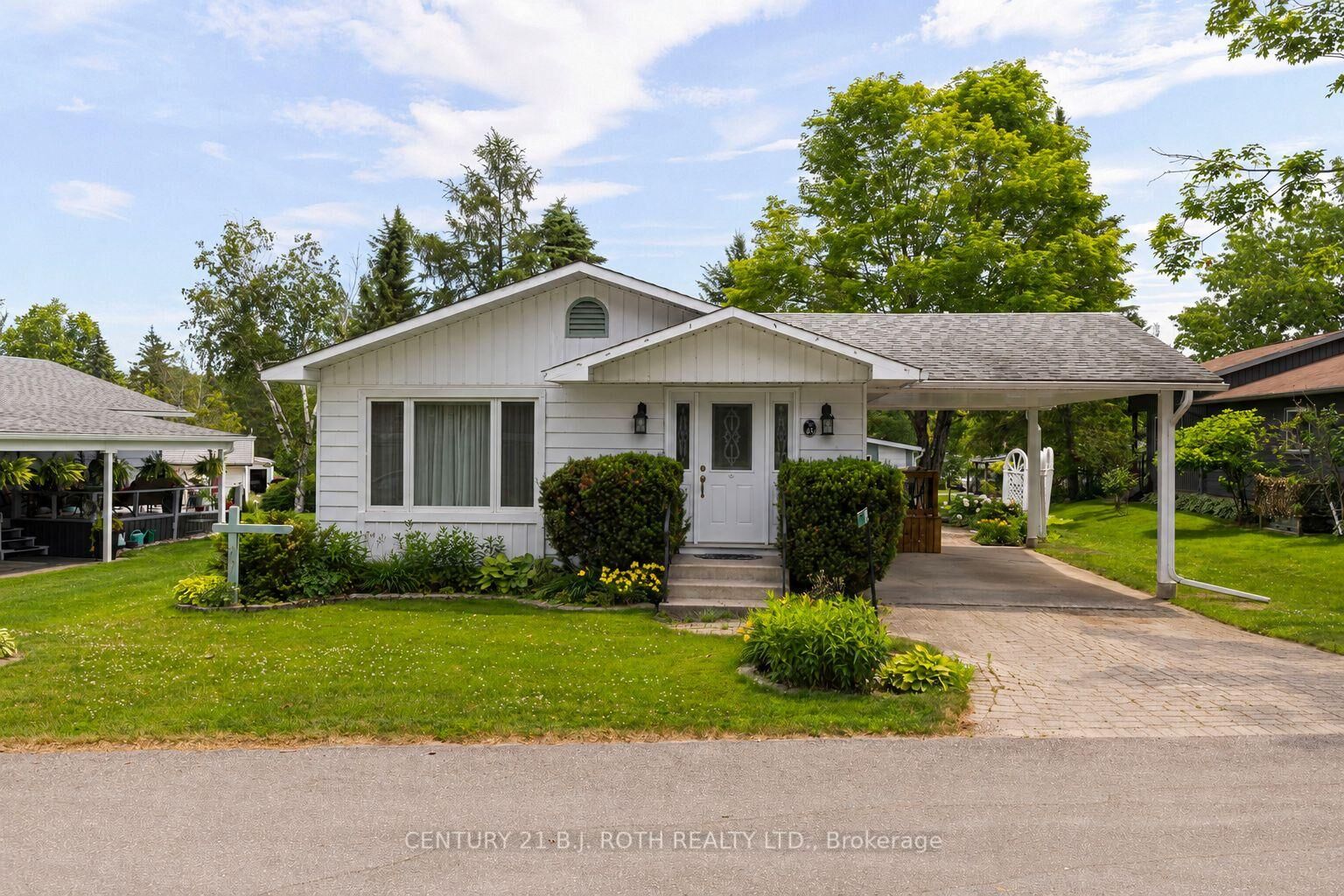 Property Photo:  19 Maple Crescent  ON L0L 1T0 