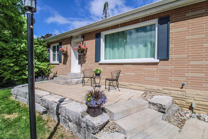 Property Photo:  822 Argyle Street  ON K9H 5T3 