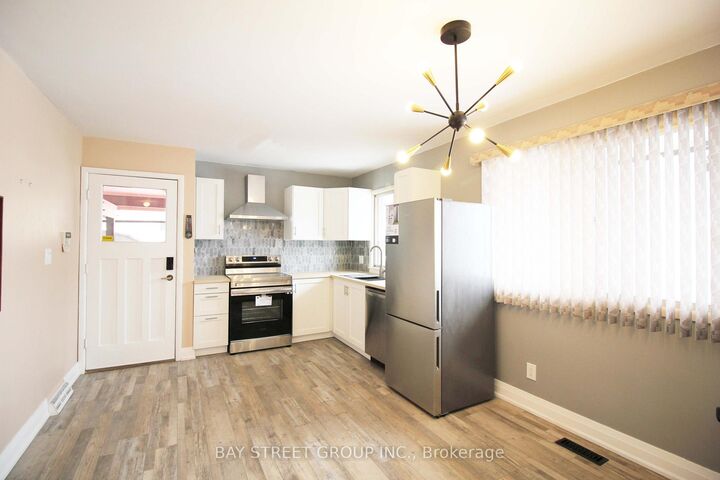 Photo de la propriété:  27 Glenbarr Road  ON L2T 1Y2 