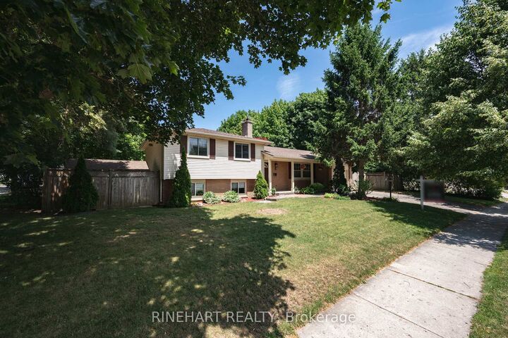 Property Photo: 2 Lloyd Manor Crescent ON N6H 3Z3