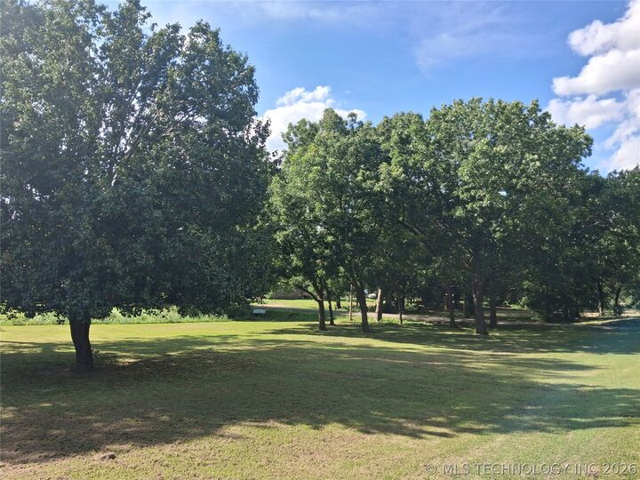 Property Photo: 514 W Creek OK 74426