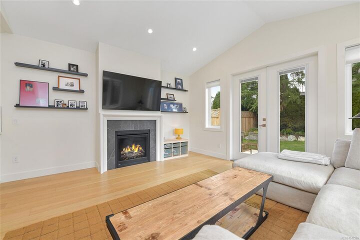 Property Photo: 4317 Majestic Dr BC V8N 3H1