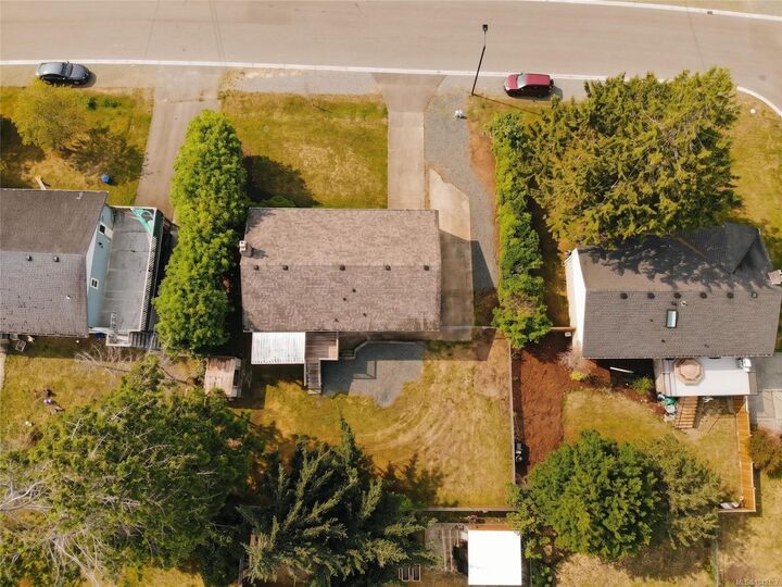 Property Photo: 156 Moss Ave BC V9P 1L7