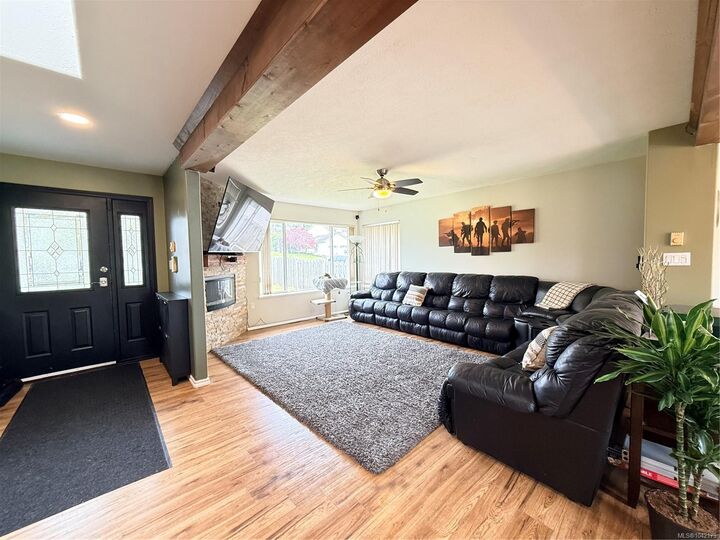 Property Photo: 2116 Northland Rd BC V0N 2R0