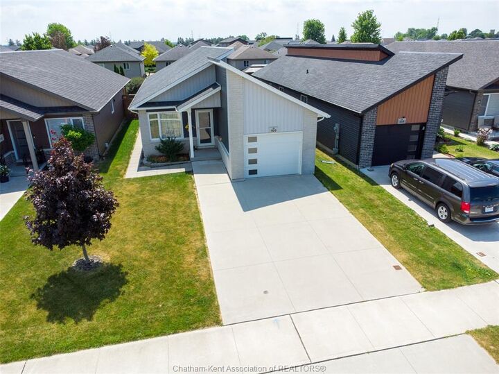 Property Photo: 105 Moonstone Crescent ON N7M 0S2
