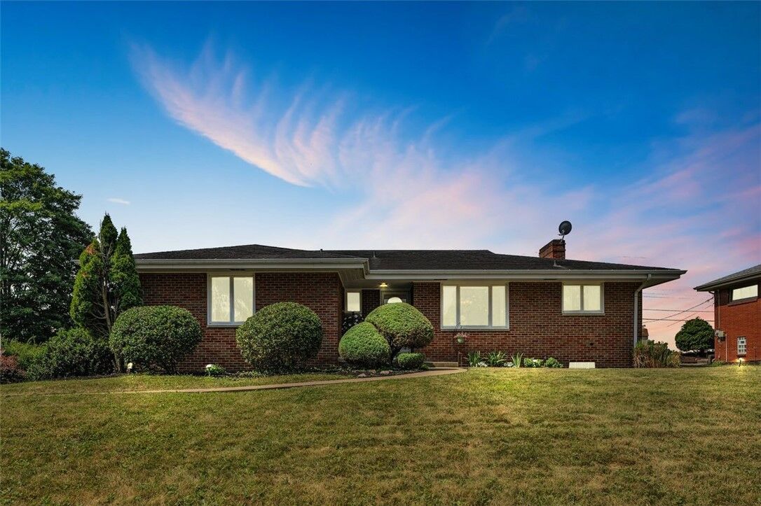 Property Photo: 4790 Frich Dr PA 15227