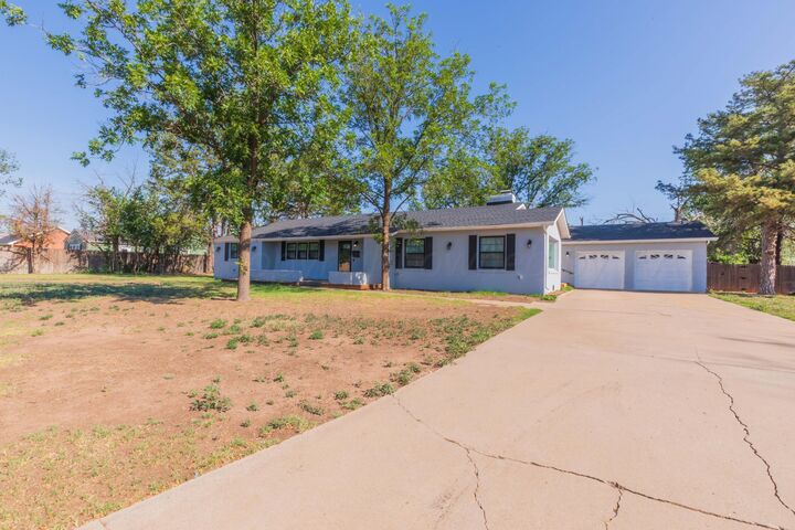 Property Photo:  2407 8th Avenue  TX 79015-4745 