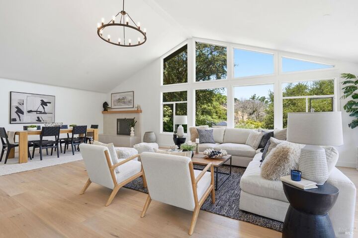 Property Photo:  53 Circle Road  CA 94903 