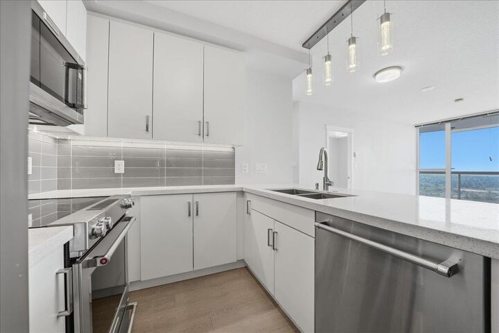 Property Photo:  11967 80 Avenue 3309  BC V4C 0E2 