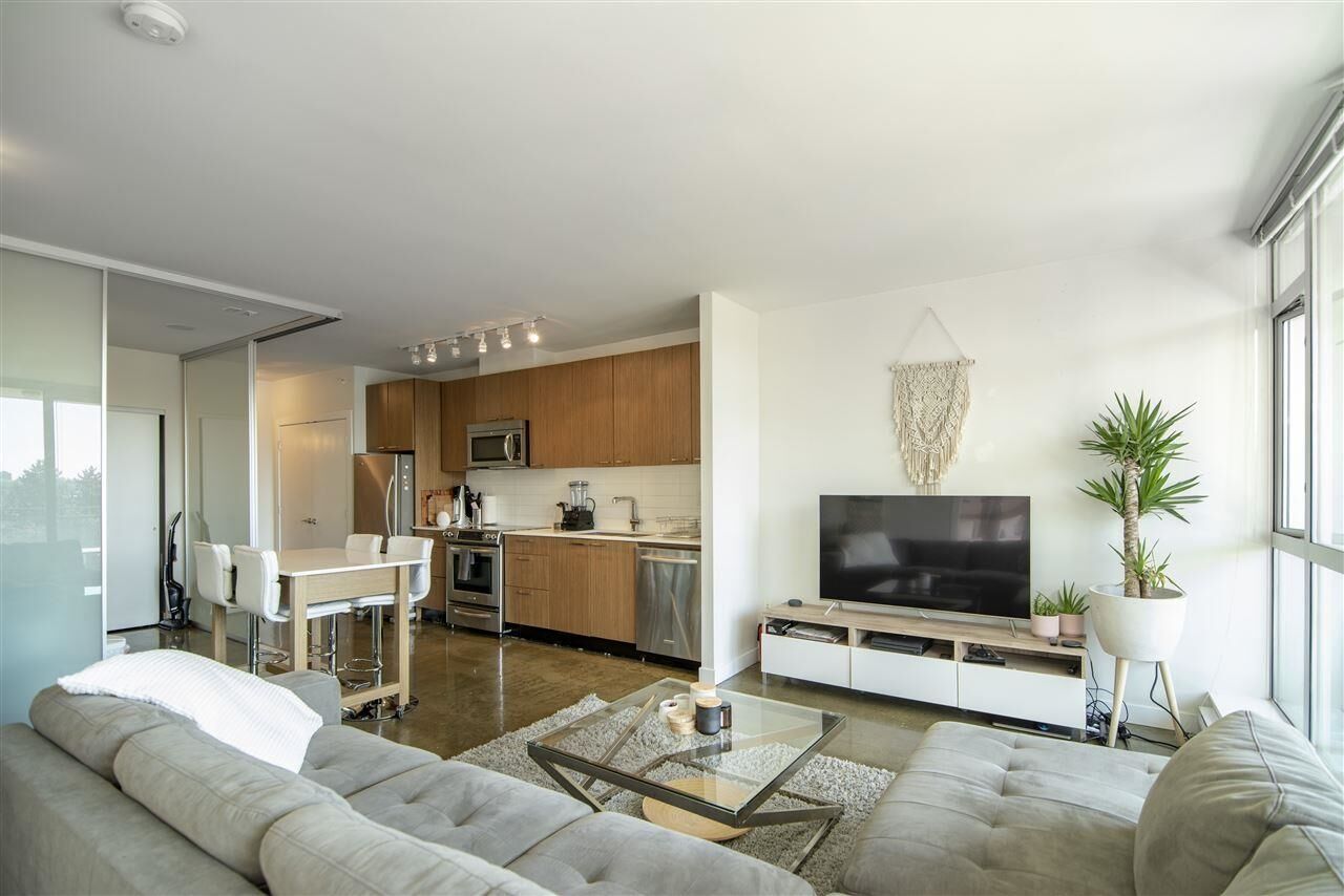 Property Photo: 221 Union Street 720 BC V6A 0B4