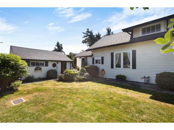 Property Photo: 5690 Riverside Street BC V4X 1T4