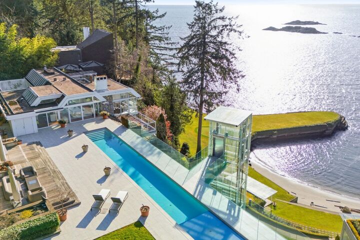 5210 Marine Drive — photo 1