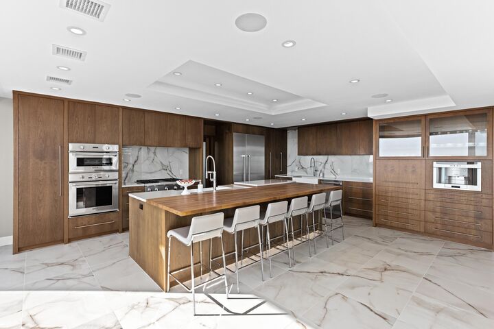 Property Photo: 717 Jervis Street 3101 BC V6E 4L5