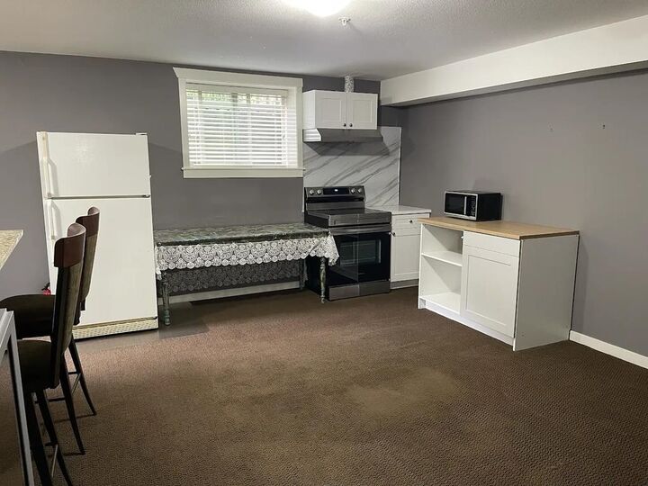 Property Photo:  24899 406B Avenue Bsmt  BC V5H 0A2 