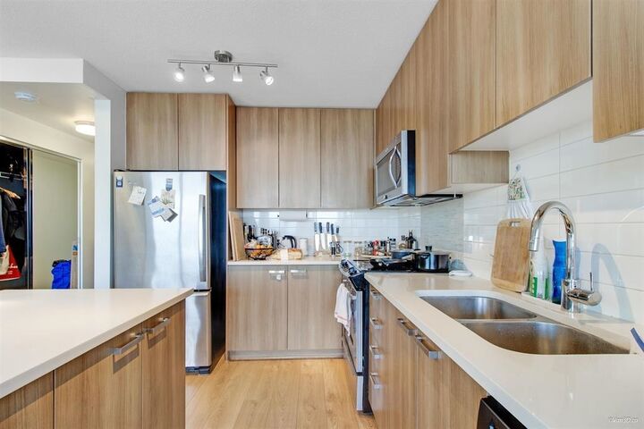 Property Photo:  13325 102A Avenue 3103  BC V3T 0J5 