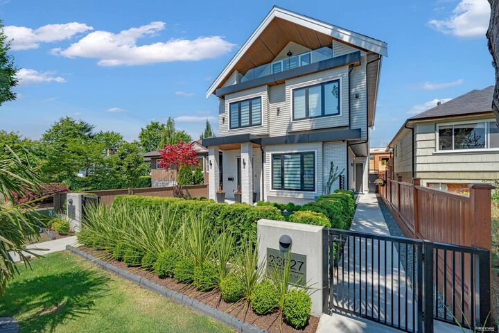 Property Photo: 3627 E 45th Avenue 2 BC V5R 3G6