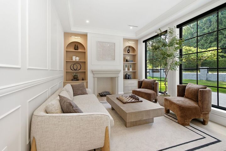 Property Photo: 13909 28 Avenue BC V4P 1T5