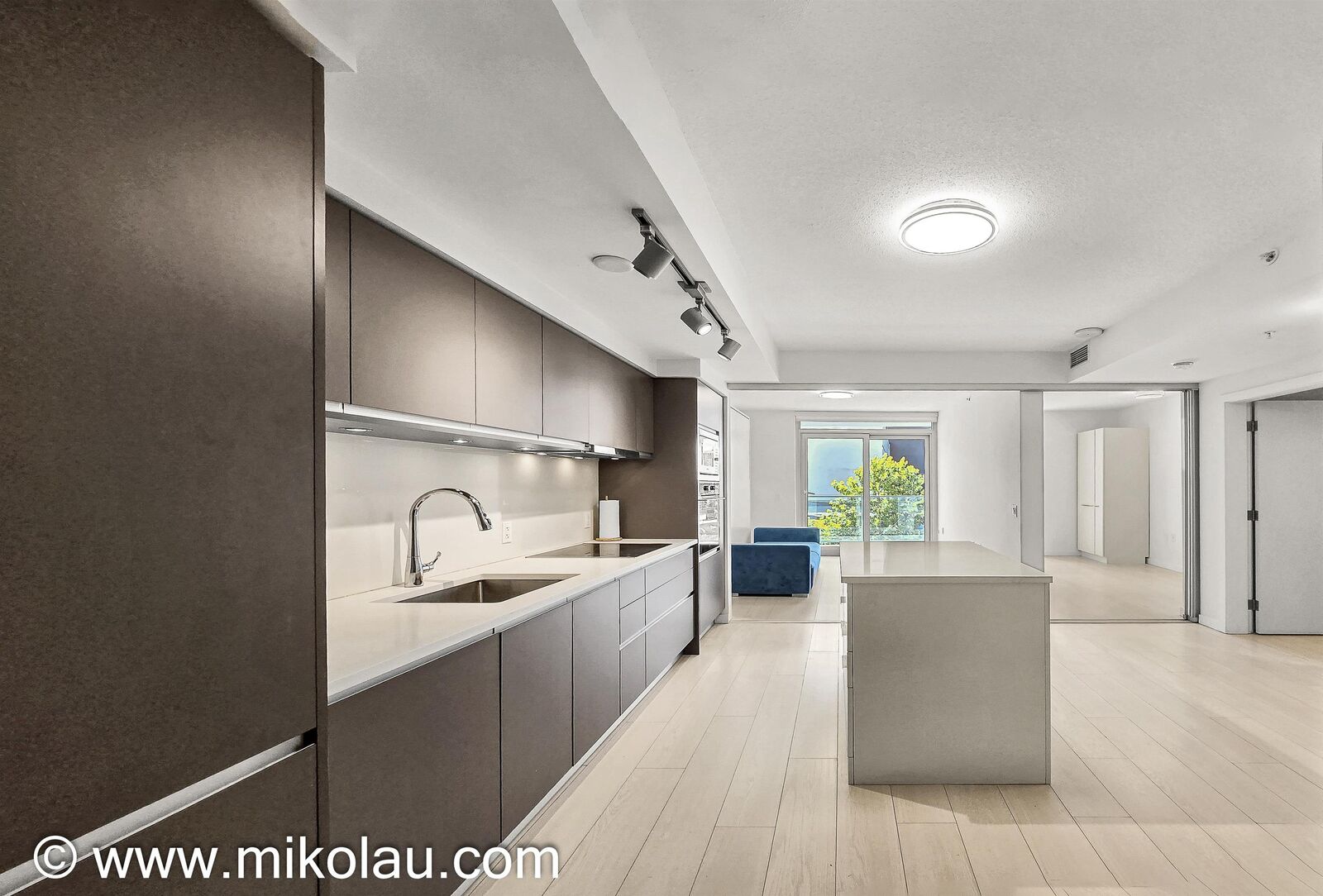 Property Photo: 180 E 2nd Avenue 318 BC V5T 0K4