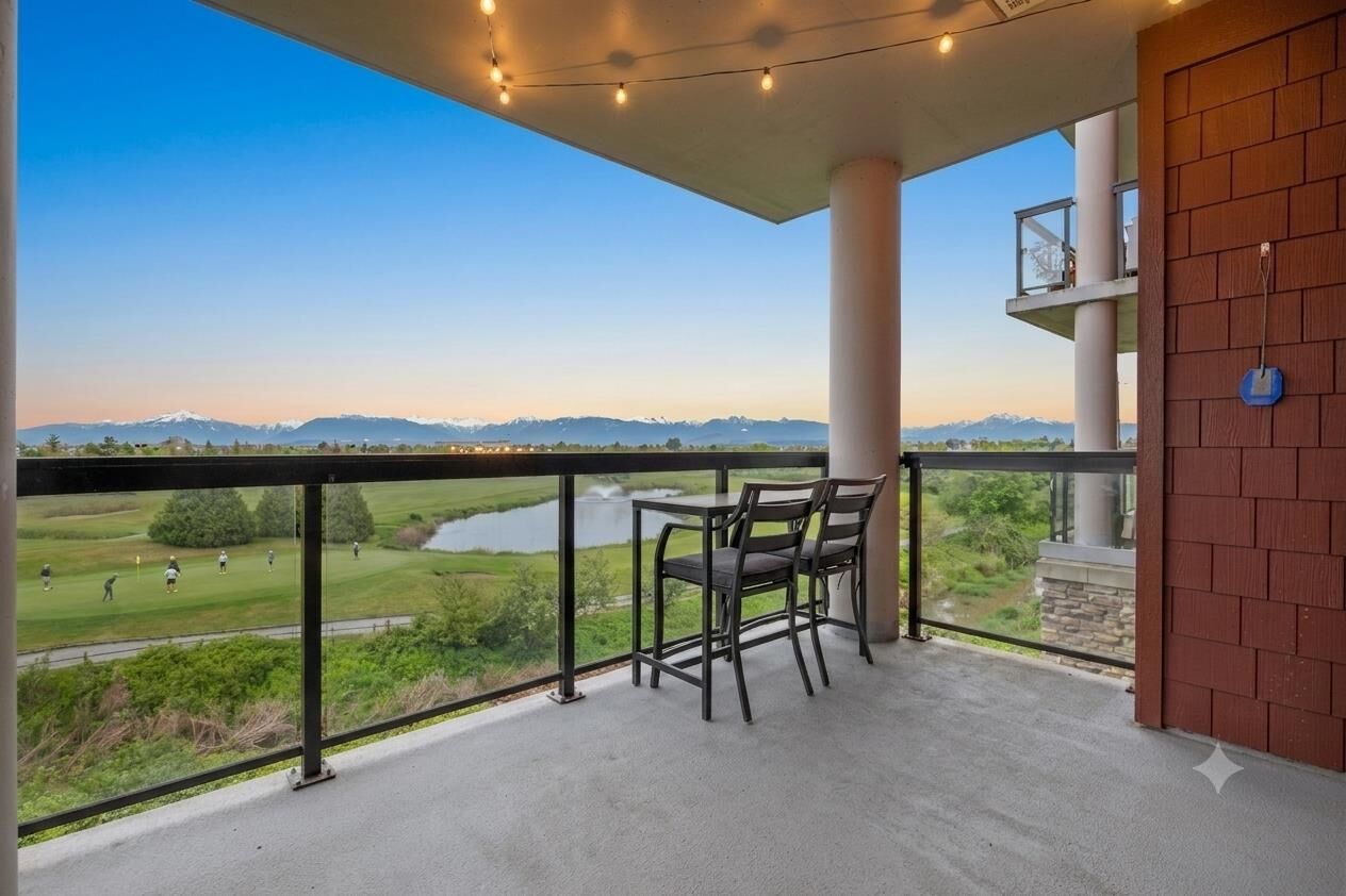 Property Photo: 5011 Springs Boulevard 307 BC V4M 0B6