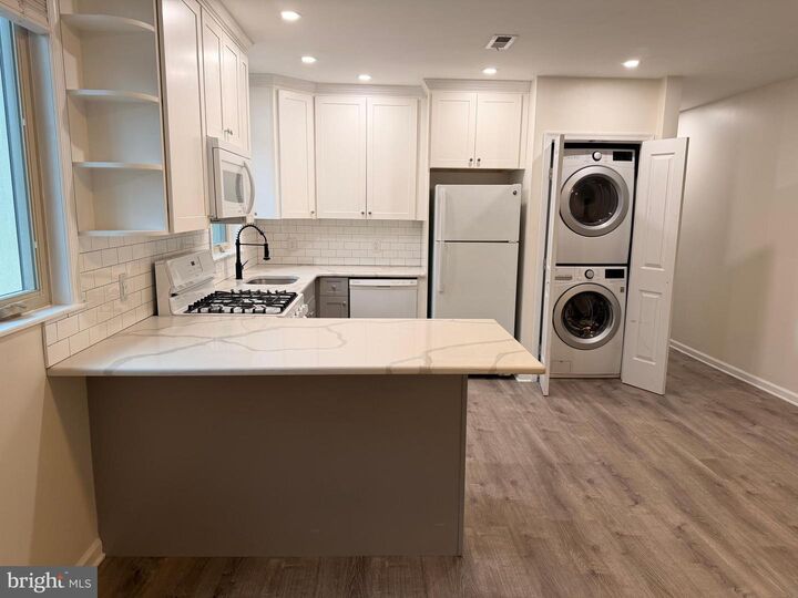 Property Photo:  2048 S 21st Street 2nd Floor  PA 19145 