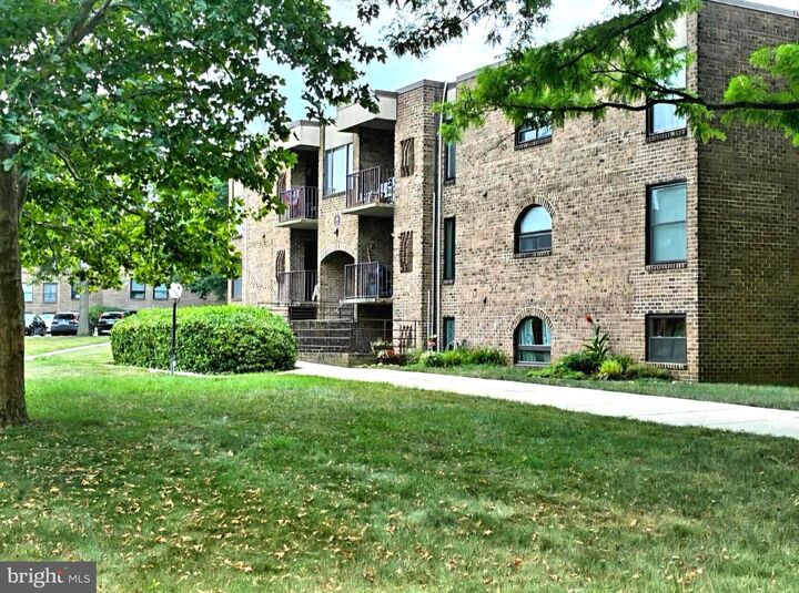 Property Photo: 20 Silverwood Circle 5 MD 21403