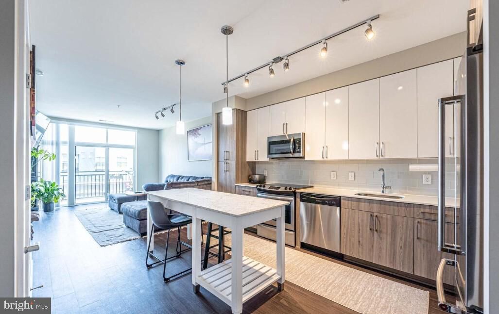 Property Photo:  145 Riverhaven Drive 433  MD 20745 