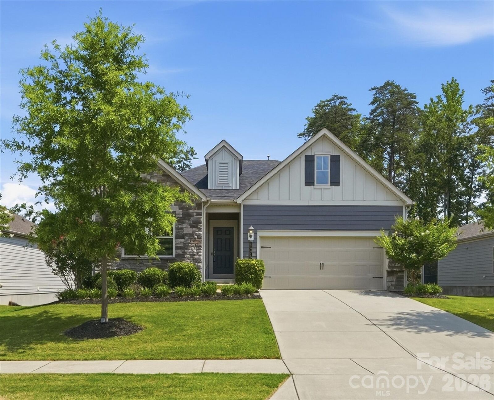 Property Photo:  14419 Batteliere Drive  NC 28278 