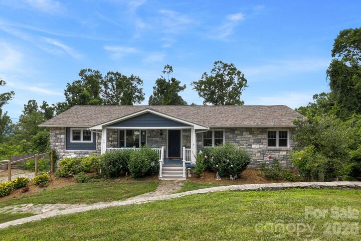 Property Photo: 26 Crestwood Drive NC 28704