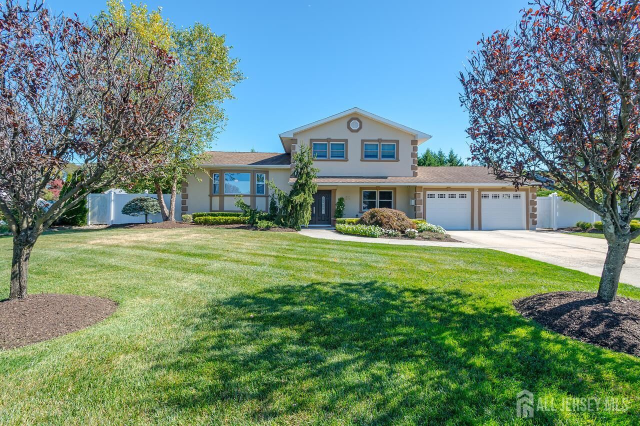 Property Photo:  38 Holly Drive  NJ 08859 