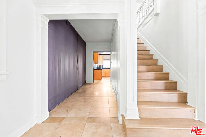 Property Photo: 570 S Van Ness Ave CA 90020