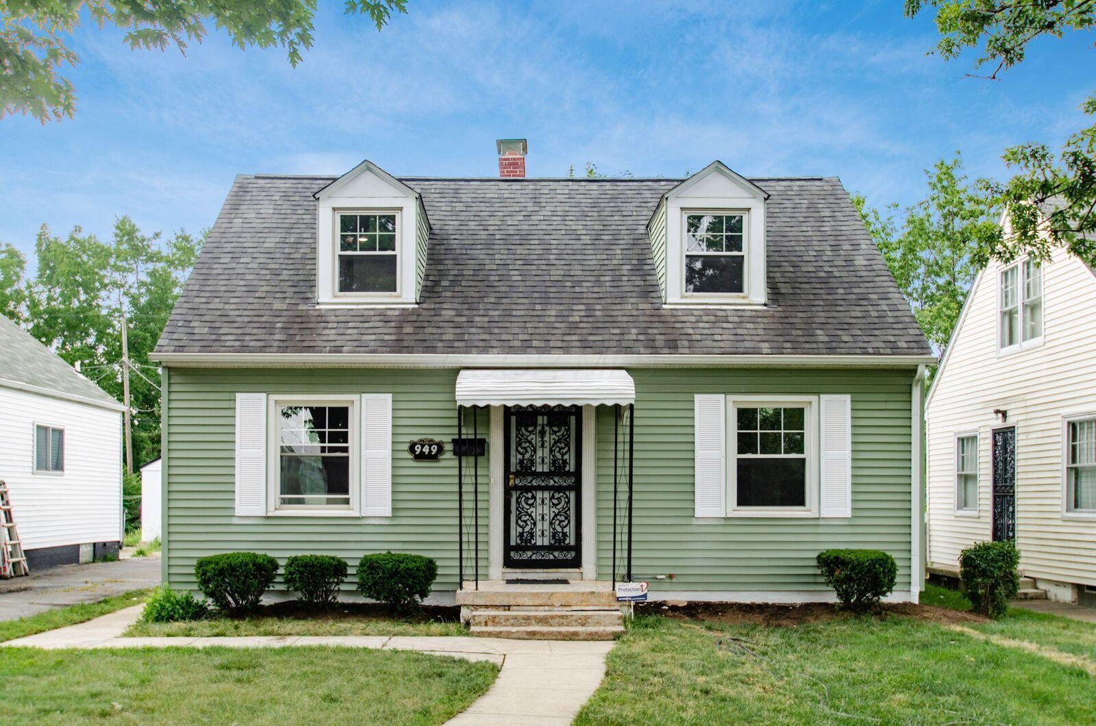 Property Photo: 949 E 19th Avenue OH 43211