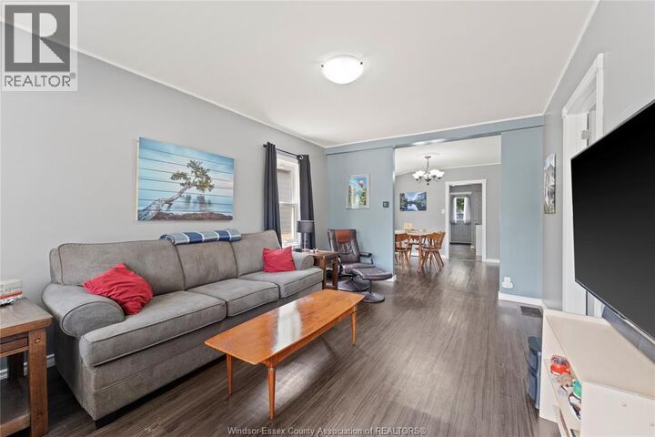 Property Photo:  729 William St.  ON N8N 2A2 