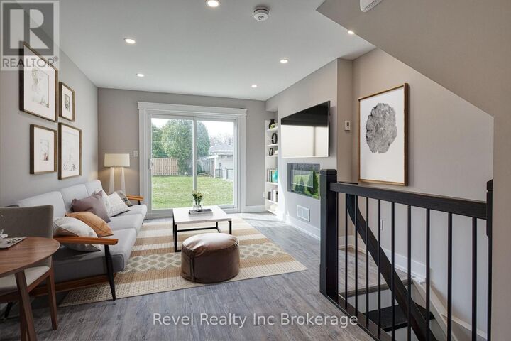 Property Photo:  226 Clarke Street North 7  ON N4S 7M7 