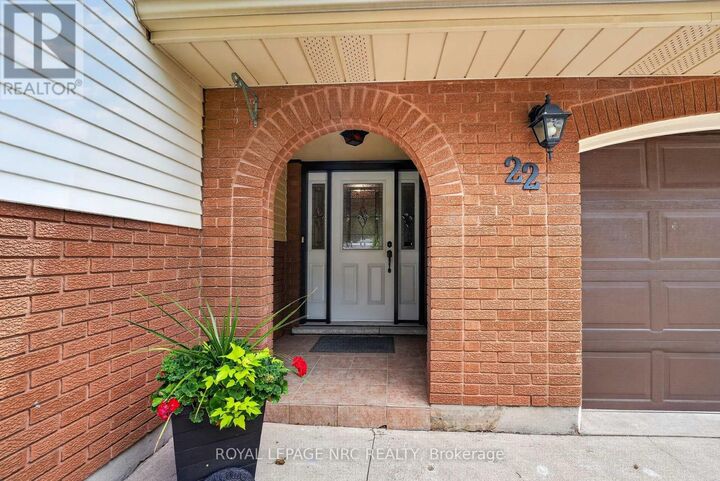 Property Photo:  22 Jeanette Drive  ON L2N 6M4 