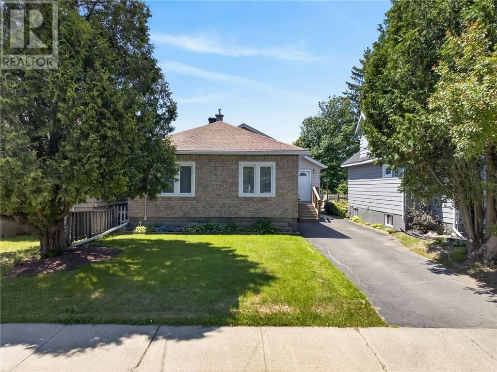 Property Photo: 663 Whittaker Street ON P3E 4A9