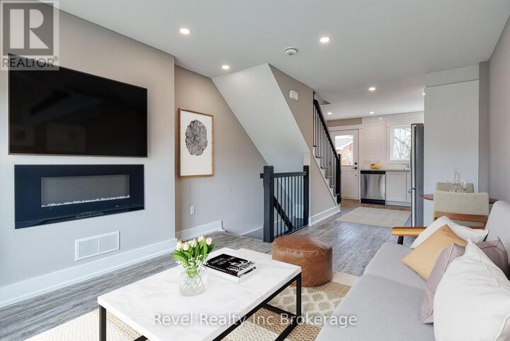 Property Photo: 226 Clarke Street North 12 ON N4S 7M7