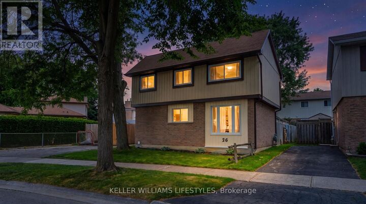 26 Caprice Crescent — photo 1