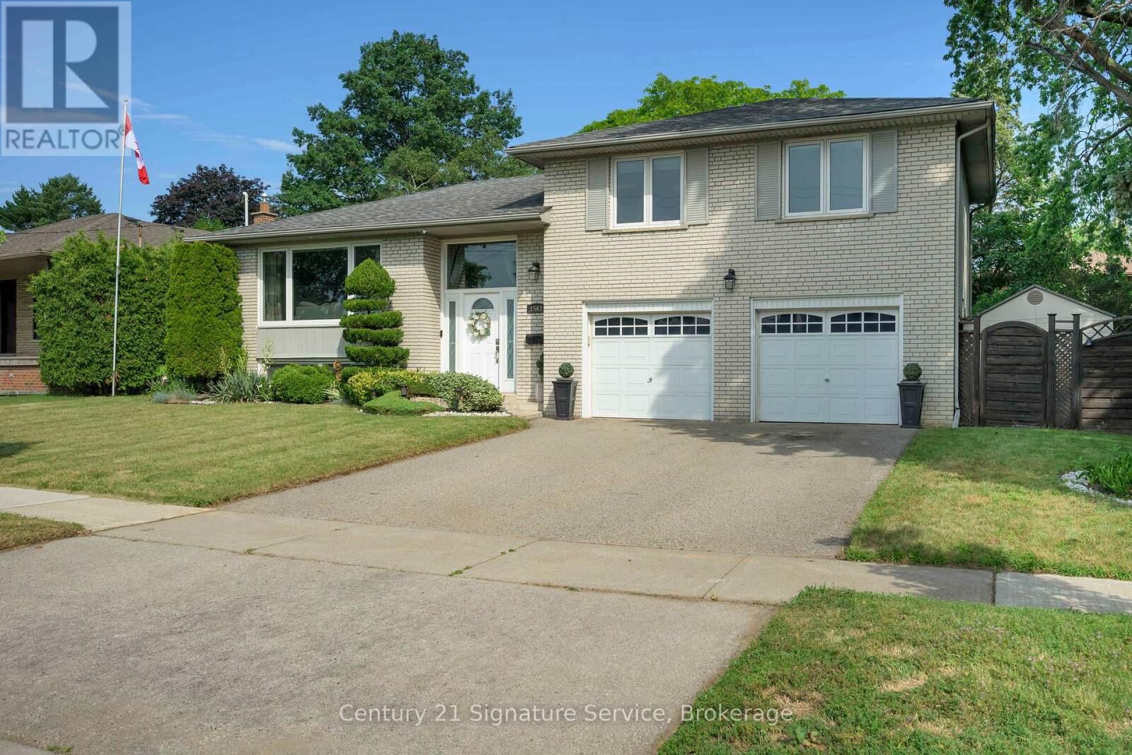 Property Photo: 1563 Brentano Boulevard ON L4X 1A5