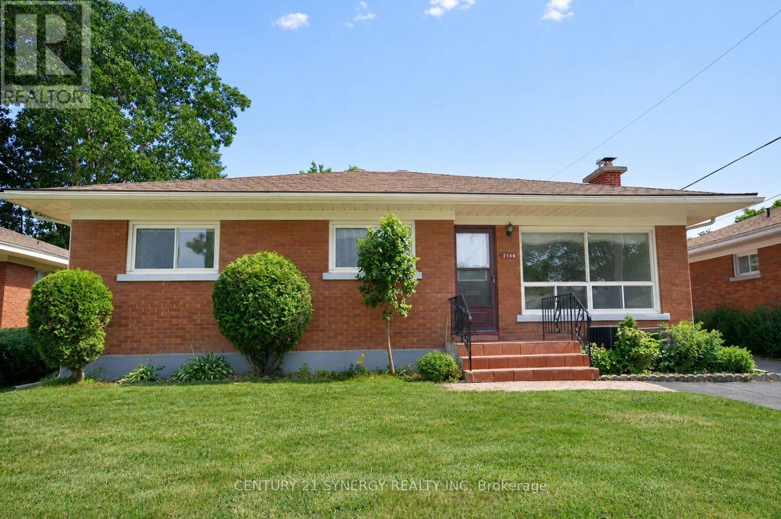 Property Photo:  2148 Iris Street  ON K2C 1B3 