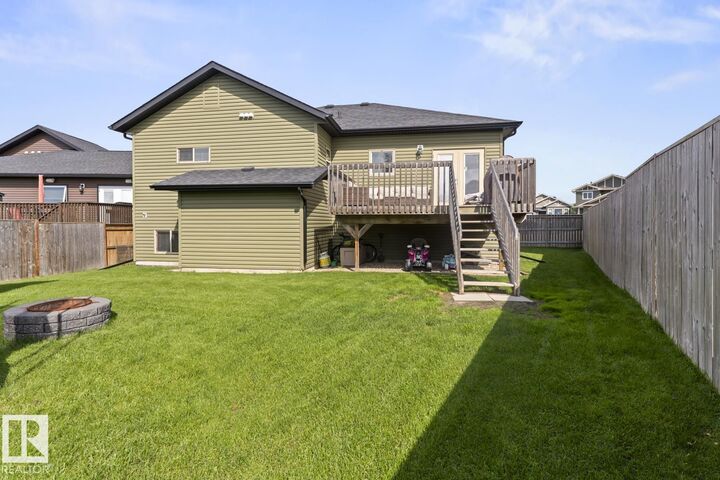 Property Photo:  35 Falcon Road  AB T9M 0G4 