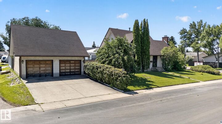Property Photo: 7819 22 Avenue NW AB T6K 2M6