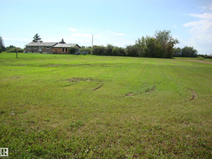 Property Photo:  626 5th Ave  AB T0A 3J0 