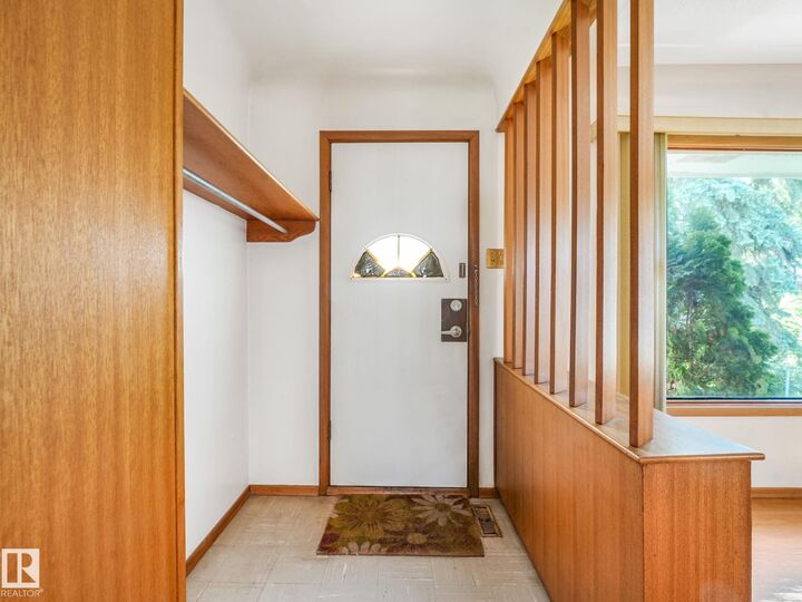 Property Photo:  12418 125 Street NW  AB T5L 0T1 