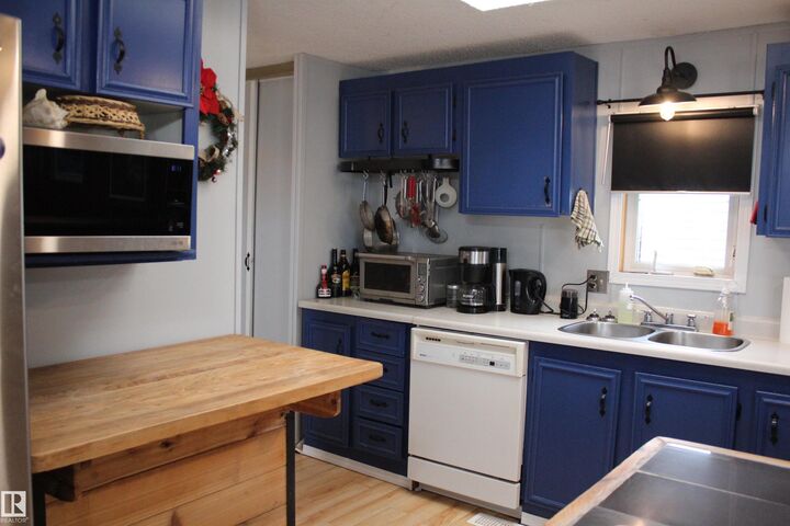 Property Photo:  4839 49 Avenue  AB T0B 0W0 