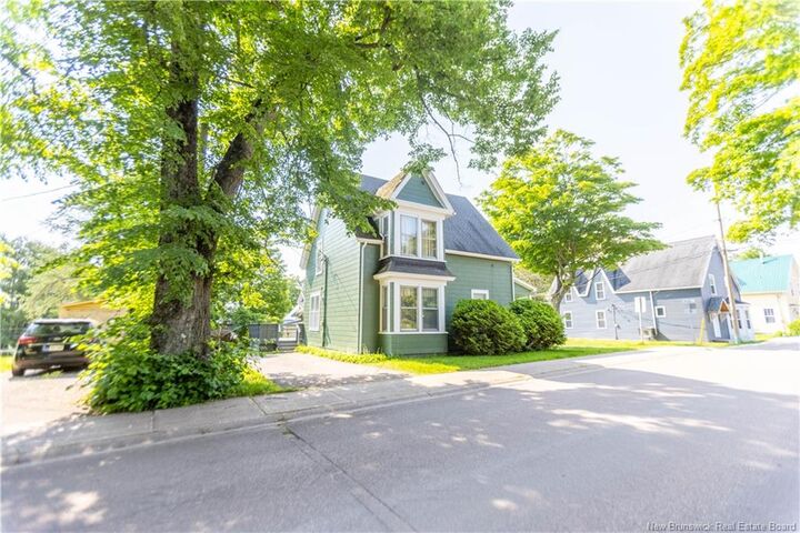 Property Photo:  33 Weldon Street  NB E4L 4N5 