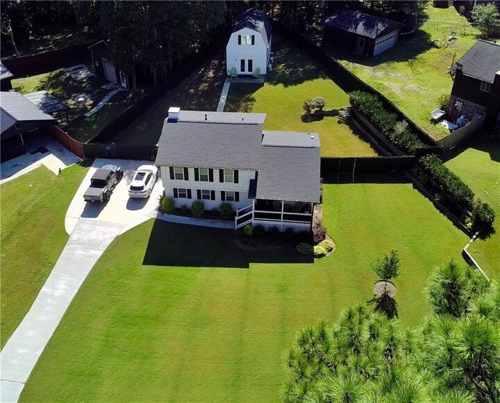 Property Photo:  880 The Circle  GA 30043 