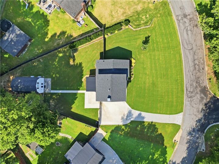 Property Photo: 880 The Circle GA 30043