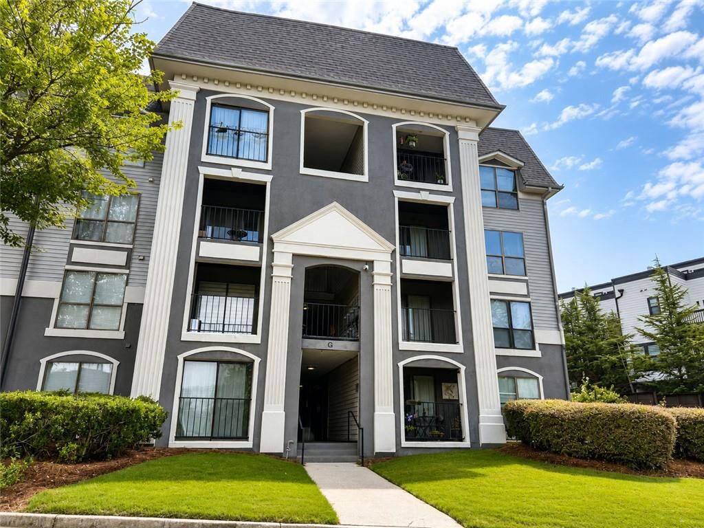 Property Photo:  2657 Lenox Road NE Bldg G #90  GA 30324 